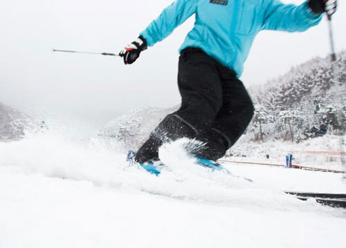 冬季滑雪既享受美景又减肥