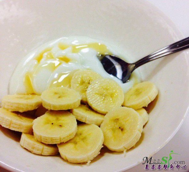 热门饮食减肥方法——香蕉酸奶减肥法